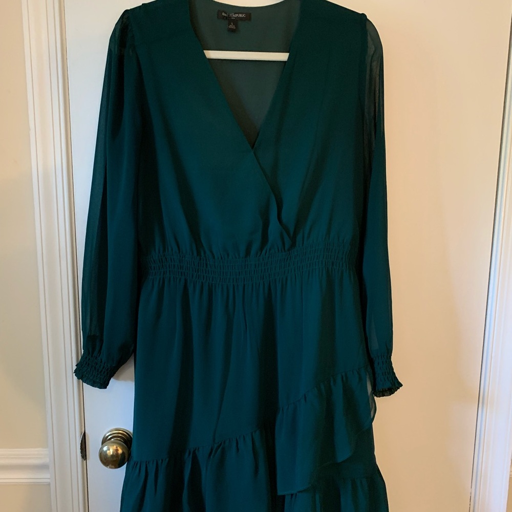 Beautiful green dress Banana Republic Size Large